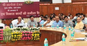 समस्त मण्डलायुक्तों एवं जिलाधिकारियों को प्रदेश की जनकल्याणकारी योजनाओं के क्रियान्वयन के लिए   अभियान चलाना होगा: मुख्य सचिव