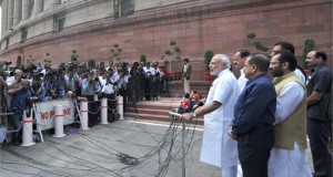 मानसून सत्रःपहले ही दिन ललित मोदी मुद्दे पर जमकर हंगामा
