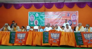 जनता सपा सरकार की गुण्डागर्दी, तानाशाही रवैये  के खिलाफ भाजपा के पक्ष में जनमत देने को तैयार बैठी है— ओम माथुर