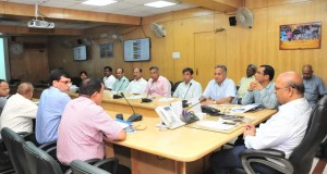 लखनऊ मेट्रो रेल काॅरपोरेशन कोआवश्यक भूमि प्राथमिकता के आधार पर   उपलब्ध कराई जाये: मुख्य सचिव