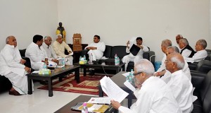 समाजवादी सरकार की तीन वर्ष की उपलब्धियों को जन-जन तक पहुॅचाने का निर्णय