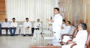 राज्य सरकार शिक्षामित्रों की मदद के लिए  सभी विकल्पों पर गम्भीरता से विचार कर रही है: मुख्यमंत्री