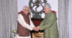 राज्यपाल से मिले एक्टर ओमपुरी
