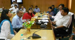 लखनऊ में एकत्रित हुए 30 निवेशक