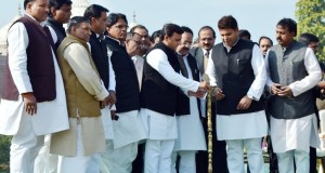 मुख्यमंत्री ने आगरा में कौशल विकास मिशन के अंतर्गत  1000 प्रशिक्षार्थियों को नियुक्ति पत्र वितरित किए