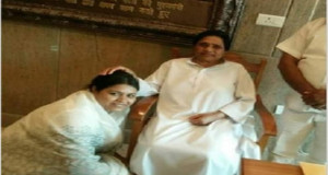 बसपा प्रत्याशी संगीता चौधरी का  मायावती ने काटा टिकट