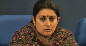जाति का जिक्र करके विवादों में फंस गईं स्मृति ईरानी!