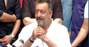 रिहाई के बाद बोले संजय दत्‍त,’ मैं आतंकवादी नहीं, आर्म्‍स एक्‍ट का दोषी…’