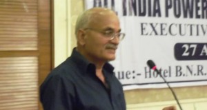 ठेकेदारों के भरोसे 24 घंटे बिजली आपूर्ति की योजना पर सवालिया निशान