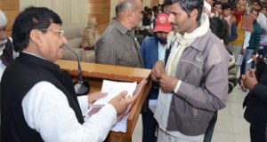 सरकार गरीबों और असहाय लोगों की सेवा के प्रति समर्पित: शिवपाल यादव
