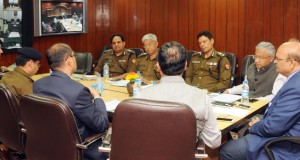 जनपदों में कानून-व्यवस्था को और अधिक बेहतर बनाने हेतु प्रभावी कार्यवाही सुनिश्चित करायें — मुख्य सचिव