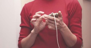 दिल्ली हाइकोर्ट का फैसला : कॉल ड्रॉप पर मोबाइल ऑपरेटरों को देना ही होगा हर्जाना