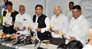 अखिलेश ने खोला अपनी टेढ़ी नाक का राज़
