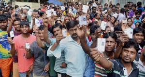 पश्चिम बंगाल में हिंसक घटनाओं के बीच तीसरे चरण का मतदान संपन्न, एक की मौत