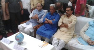 वित्त मंत्री अरुण जेटली विकास पर्व में शामिल होने लखनऊ पहुंचे