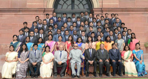 विभिन्न भारतीय  सेवाओं के प्रशिक्षु अधिकारियों ने राष्ट्रपति से भेंट की