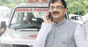 उत्तराखंड में दलितों को मंदिर में प्रवेश कराने पर बीजेपी सांसद तरुण विजय पर हमला