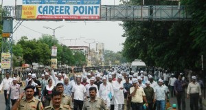 सरकार की वादा खिलाफी से नाराज राज्य कर्मियों ने किया एनेक्सी का जर्बदस्त घेराव