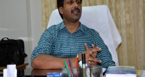 चकबंदी अधिकारी ने आयुक्‍त को पीटा, कहा-नीचे फेंक दो