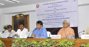 रेल मंत्रालय और सीआईआई के बीच हरित औद्योगिक इकाइयों के बारे में एमओयू पर हस्ताक्षर