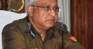 डीजीपी जावीद ने खुद पर करवाया टेजर गन का परीक्षण