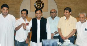 मुख्यमंत्री ने आज से ‘समाजवादी किसान एवं  सर्वहित बीमा योजना’ को पूरे प्रदेश में लागू किया