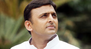 मुख्यमंत्री ने  शहीद  नितिन कुमार यादव के परिजनों को 20 लाख रु0  की आर्थिक सहायता का चेक प्रदान किया