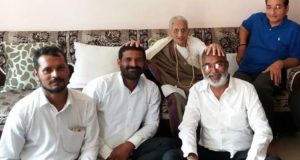 पीएम की मां का आशीर्वाद ले लखनऊ लौटे अधिवक्ता नृपेन्द्र पाण्डेय