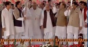 अखिलेश ने साधा शिवपाल पर निशाना, ‘हाथ में तलवार थमायी तो कैसे ना चलायें’