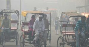 दिल्ली में वायु प्रदूषण के गंभीर स्तर से सांस लेना हुआ मुहाल, 1800 स्कूलों को किया गया बंद