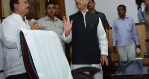 डिप्टी CM. डाॅ. दिनेश शर्मा  ने नकल की खबरों पर अधिकारियों के कसे पेंच