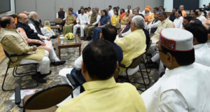 PM मोदी ने यूपी के BJP सांसदों को दी सलाह- ट्रांसफर-पोस्टिंग से दूर रहें