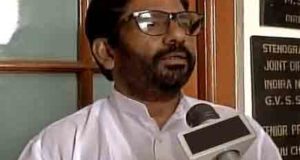 शिवसेना सांसद ने एयर इंडिया अधिकारी को सैंडल से पीटा, मामला दर्ज