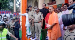 मुख्यमंत्री ने वाराणसी में कहा कि ,स्वच्छता कार्यक्रम प्रधानमंत्री की  प्राथमिकता के प्रमुख कार्यक्रमों में से एक