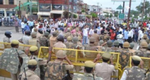 शिक्षक दिवस पर पुलिस ने लखनऊ में शिक्षामित्रों पर खूब बरसायीं लाठियां