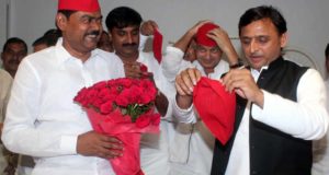इन्द्रजीत सरोज के साथ 4 बड़े नेताओं ने थामा सपा का दामन