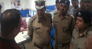 लखनऊ में दिनदहाड़े बदमाश हथियारों के दम पर 10 लाख की लूटकर फरार