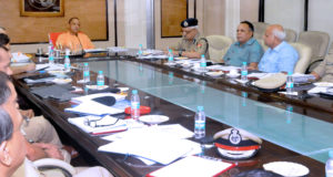 अकर्मण्य, लापरवाह एवं संवेदनहीन थाना प्रभारियों को  चिन्हित कर बाहर का रास्ता दिखाया जाये: मुख्यमंत्री