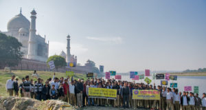 आगरा  में वायु प्रदूषण के खिलाफ क्षेत्रीय कार्य योजना की मांग,  छात्रों ने चलाया जागरुकता अभियान