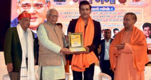 बॉलीवुड और भोजपुरी सिनेमा के सितारों ने अटल बिहारी बाजपेई की कविताओं का पाठ किया