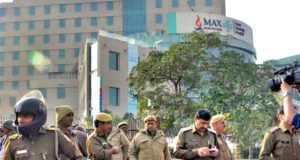 दिल्ली सरकार ने ज़िंदा बच्चे को मृत बताने वाले मैक्स अस्पताल का लाइसेंस किया रद्द