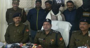 आलू खरीद विधानसभा के बाहर फेंका गया, साजिश के आरोप में 2 सपा नेता गिरफ्तार