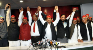 अखिलेश का वार,  पीस पार्टी और निषाद पार्टी से हाथ मिला कर किया  उम्मीदवार का  ऐलान