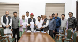 अखिलेश यादव से स्कूटर्स इंडिया आफीसर्स वेलफेयर एसोसिएशन  ने मुलाकात कर हस्तक्षेप का आग्रह किया