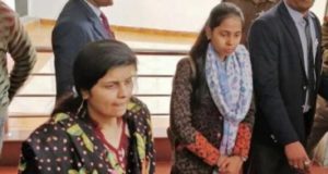 कासगंज हिंसा में मारे गए चंदन गुप्ता  का परिवार मिला सीएम योगी से,  दिया ज्ञापन