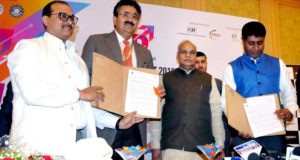 खादी की डिजिटल यात्रा : अमेजन  और यूपी खादी एवं ग्राम उद्योग बोर्ड में करार