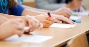 CBSE : 10वीं की गणित और 12वीं की इकोनॉमिक्‍स की परीक्षा फिर होगी, नई तारीखों का ऐलान जल्द