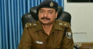 बिहार:   मुजफ्फरपुर SSP विवेक कुमार सस्पेंड, 30 घंटे से जारी है छापेमारी