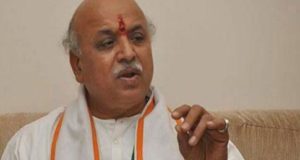 तोगडिया की चेतावनी, राम मंदिर अक्टूबर तक  नहीं बना तो करेंगे अयोध्या कूच