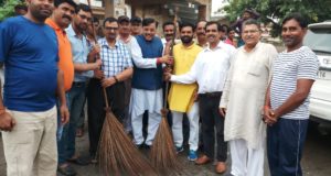 विधायक राजेश शुक्ला के नेतृत्व में चला स्वच्छता अभियान